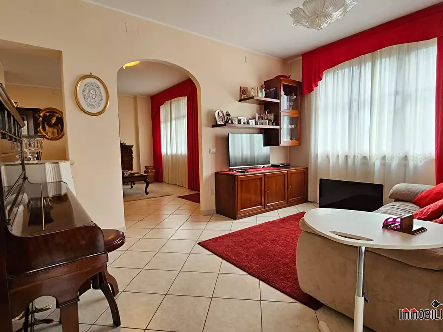 Immagine 3 di Appartamento in vendita  a Colle Di Val D'elsa