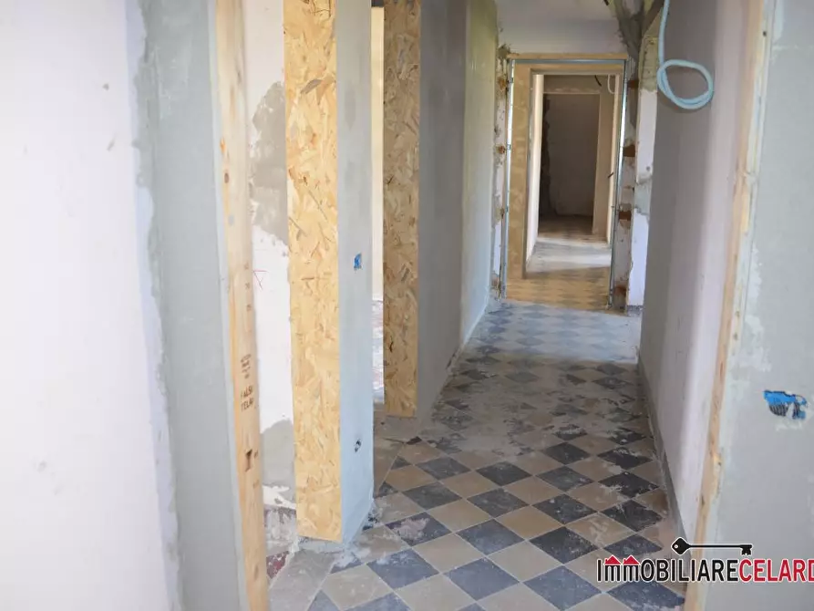 Immagine 7 di Appartamento in vendita  a Poggibonsi