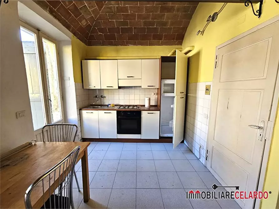 Immagine 10 di Appartamento in vendita  a Colle Di Val D'elsa