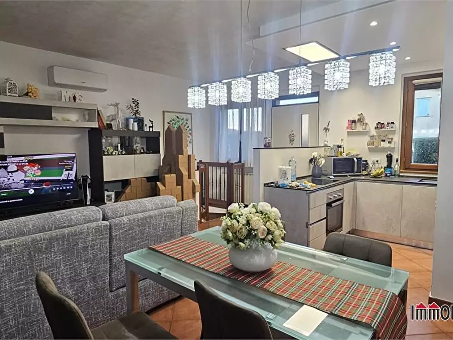 Immagine 4 di Appartamento in vendita  a Casole D'elsa