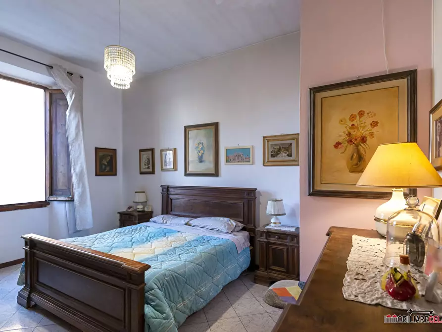 Immagine 5 di Appartamento in vendita  a Poggibonsi