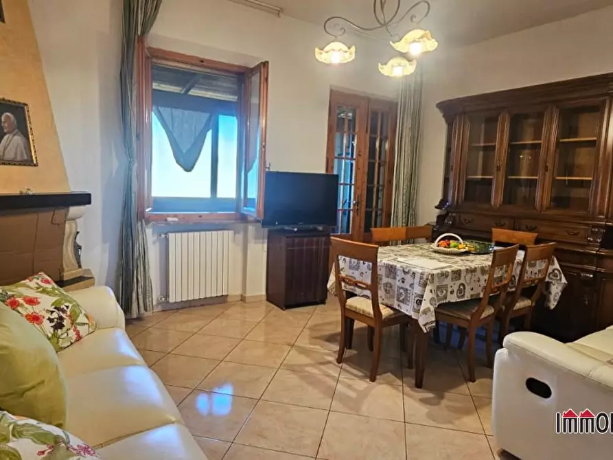 Immagine 6 di Appartamento in vendita  a Colle Di Val D'elsa