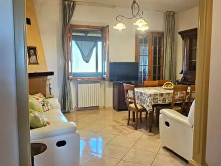 Immagine 7 di Appartamento in vendita  a Colle Di Val D'elsa