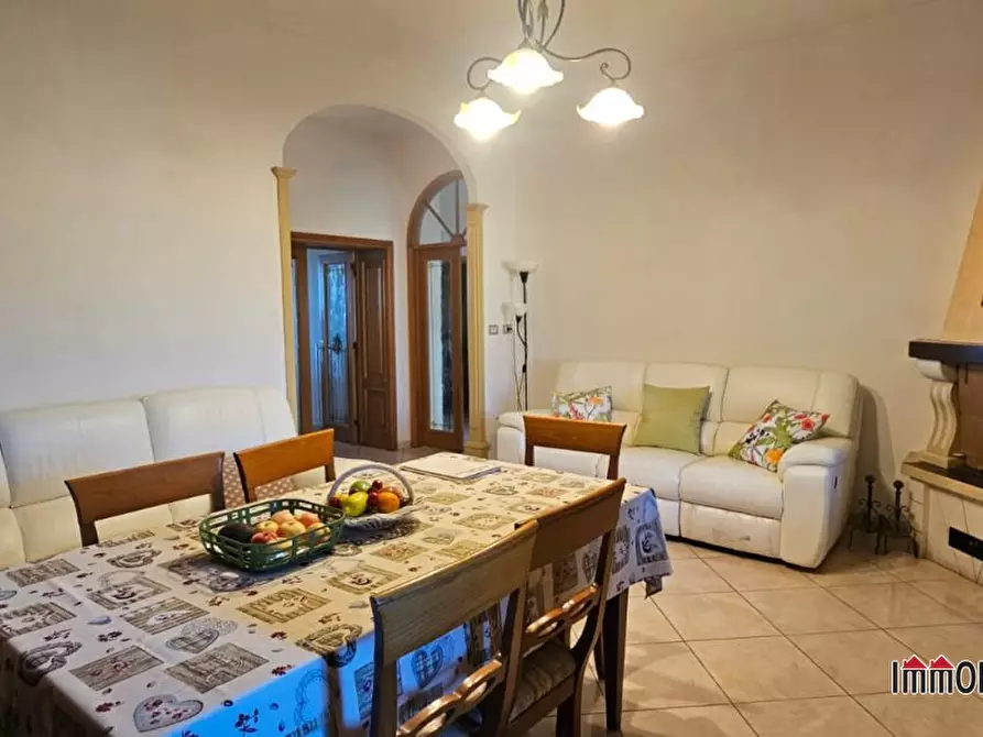 Immagine 3 di Appartamento in vendita  a Colle Di Val D'elsa