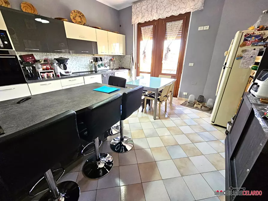 Immagine 5 di Appartamento in vendita  a Colle Di Val D'elsa