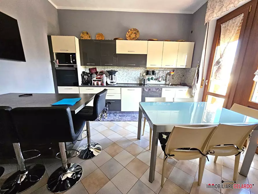 Immagine 6 di Appartamento in vendita  a Colle Di Val D'elsa