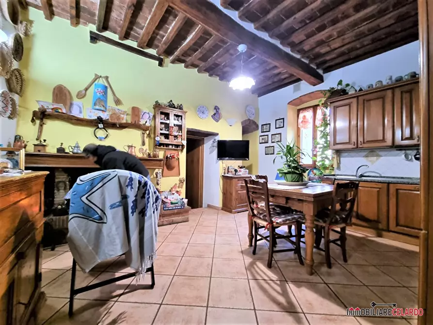 Immagine 6 di Appartamento in vendita  a Colle Di Val D'elsa