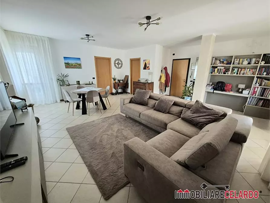 Immagine 3 di Appartamento in vendita  a Colle Di Val D'elsa