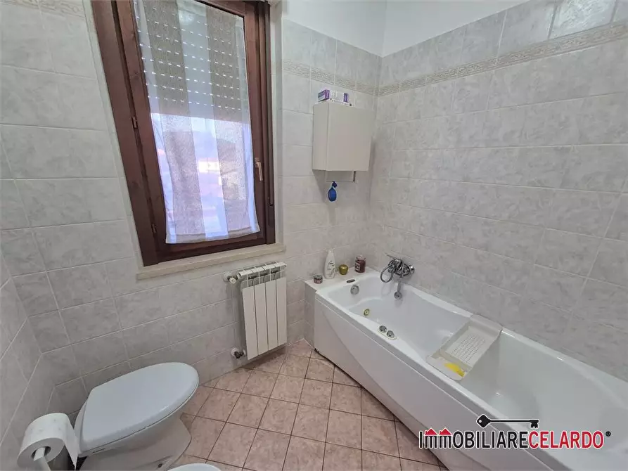 Immagine 9 di Appartamento in vendita  a Colle Di Val D'elsa