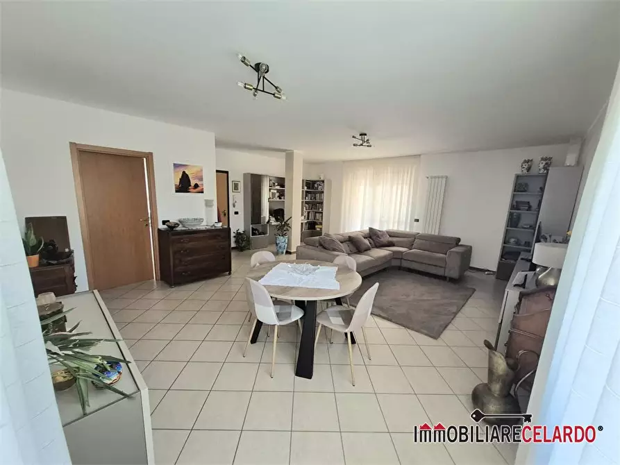 Immagine 4 di Appartamento in vendita  a Colle Di Val D'elsa