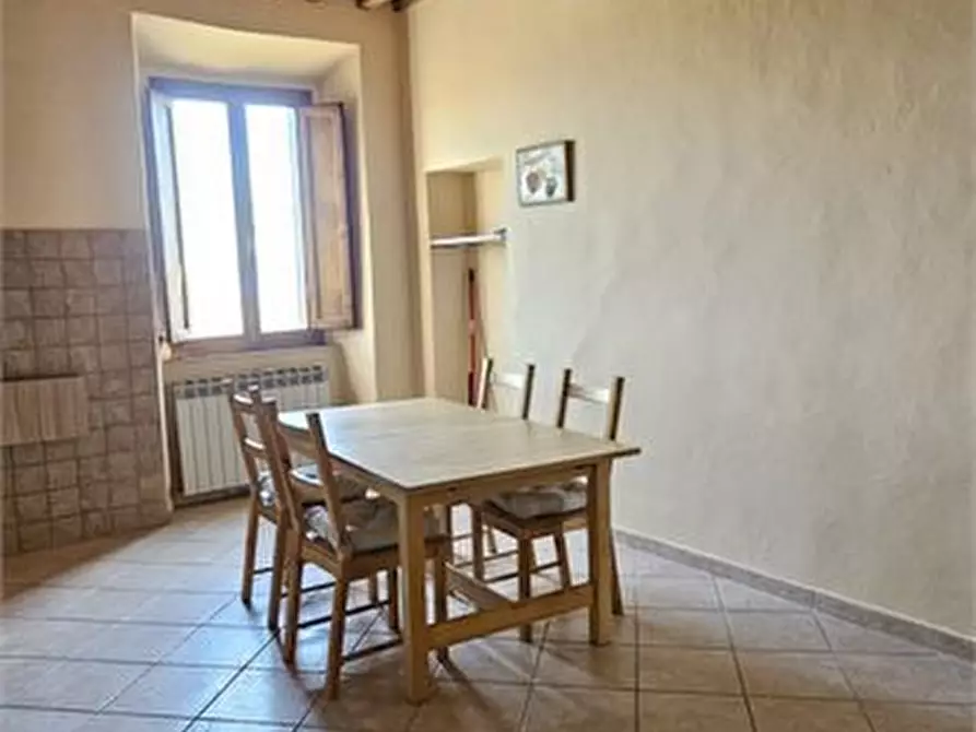 Immagine 2 di Appartamento in vendita  a San Gimignano