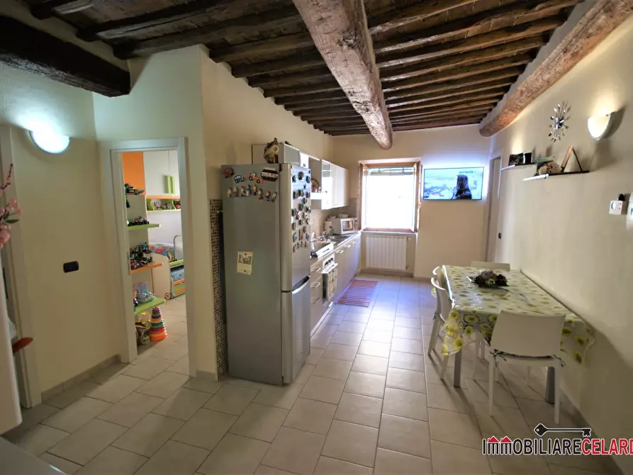 Immagine 2 di Appartamento in vendita  a Colle Di Val D'elsa