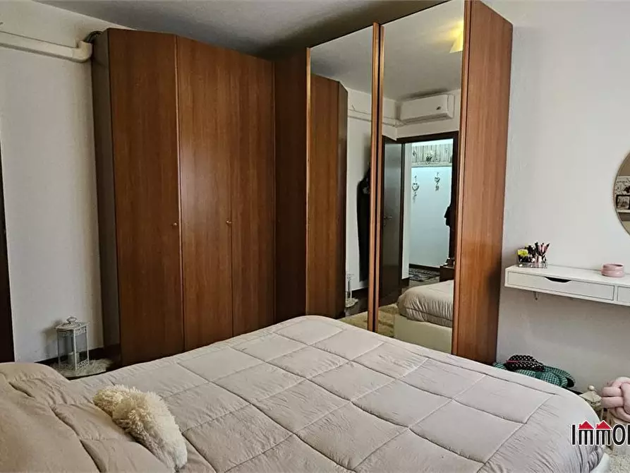 Immagine 10 di Appartamento in vendita  a Colle Di Val D'elsa