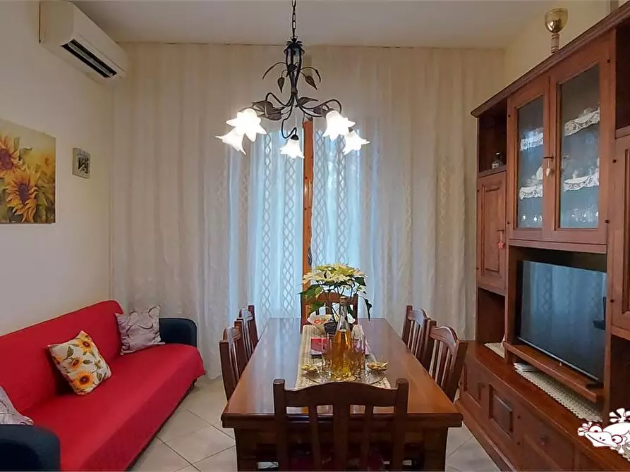 Immagine 1 di Appartamento in vendita  a San Gimignano