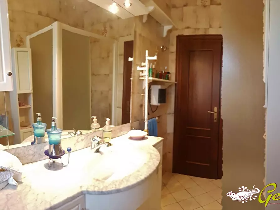 Immagine 7 di Appartamento in vendita  a San Gimignano