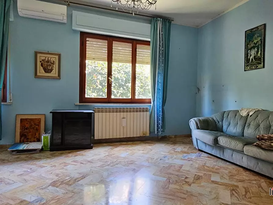 Immagine 3 di Appartamento in vendita  a Colle Di Val D'elsa