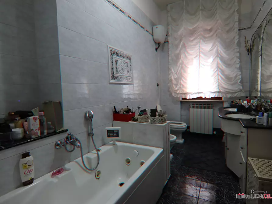 Immagine 9 di Appartamento in vendita  a Colle Di Val D'elsa