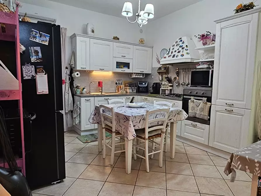 Immagine 6 di Appartamento in vendita  a Colle Di Val D'elsa