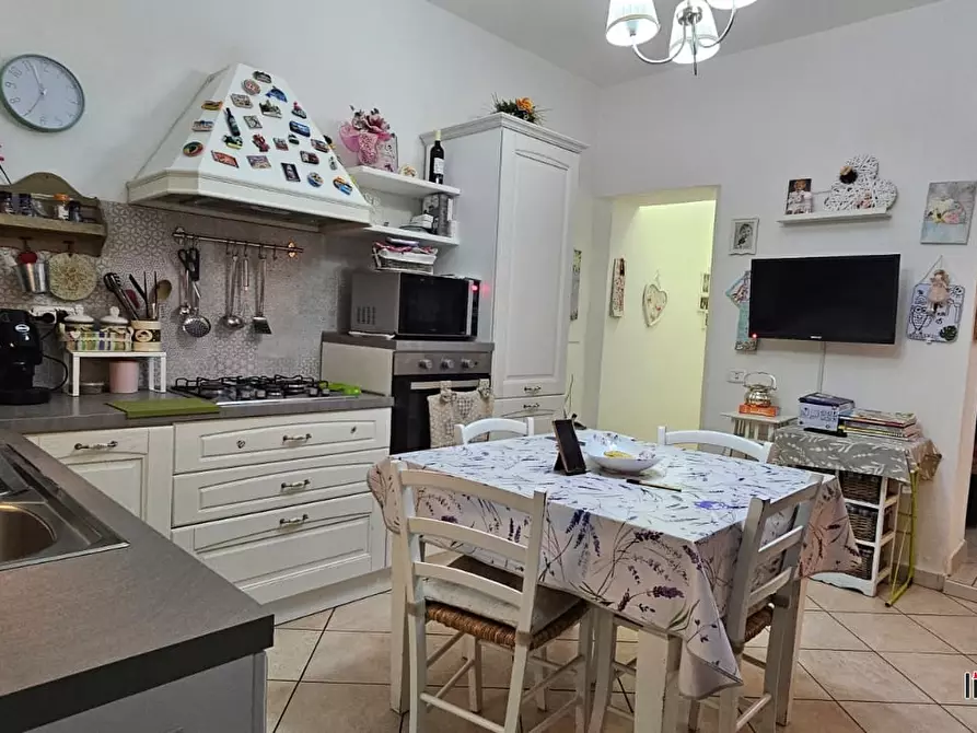 Immagine 5 di Appartamento in vendita  a Colle Di Val D'elsa