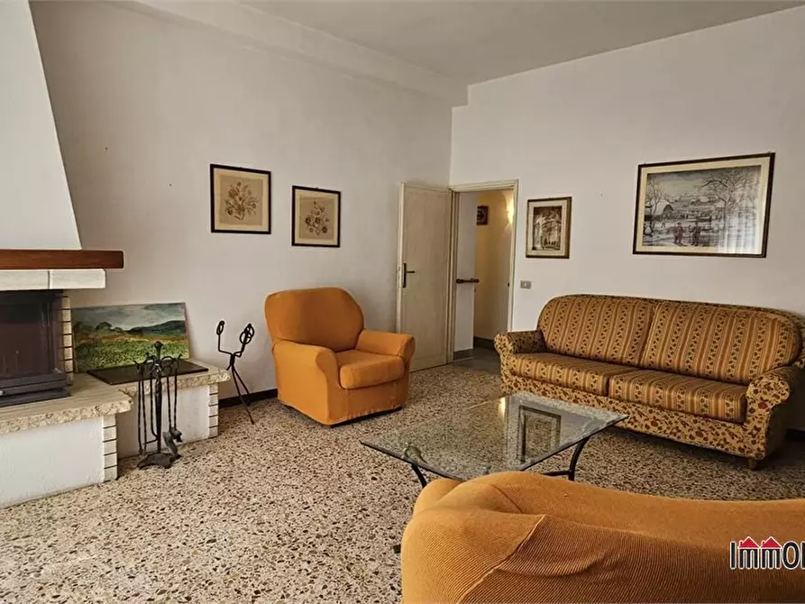 Immagine 4 di Appartamento in vendita  a San Gimignano