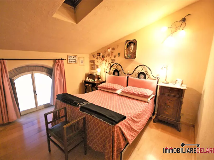 Immagine 4 di Appartamento in vendita  a Poggibonsi