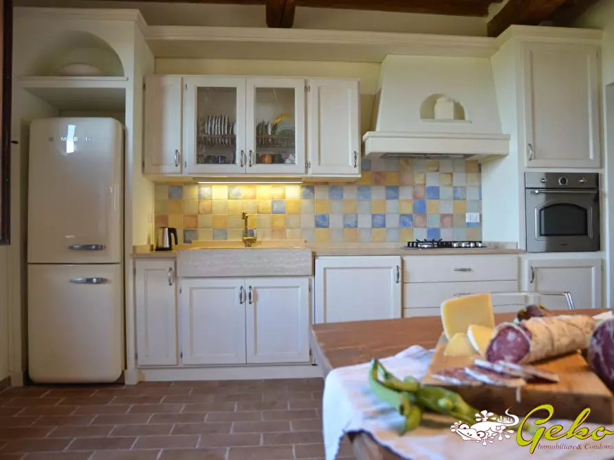 Immagine 6 di Appartamento in vendita  a San Gimignano