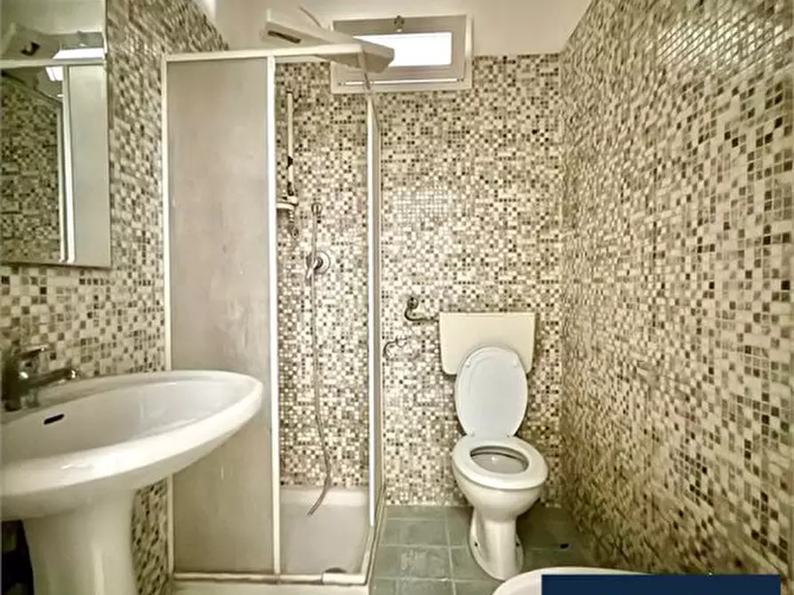 Immagine 7 di Appartamento in vendita  115 a Taranto