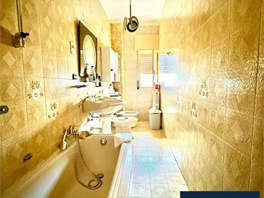 Immagine 10 di Appartamento in vendita  47 a Taranto