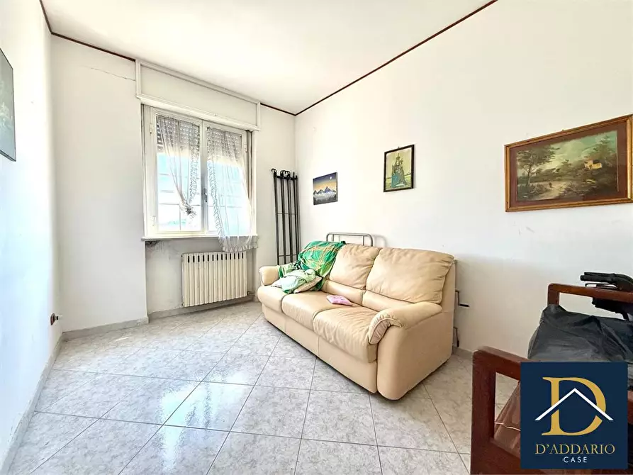 Immagine 10 di Appartamento in vendita  140 a Taranto