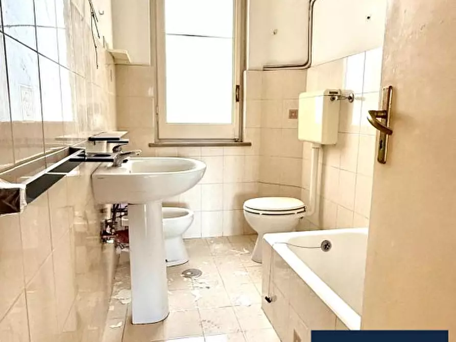 Immagine 10 di Appartamento in vendita  7 a Taranto