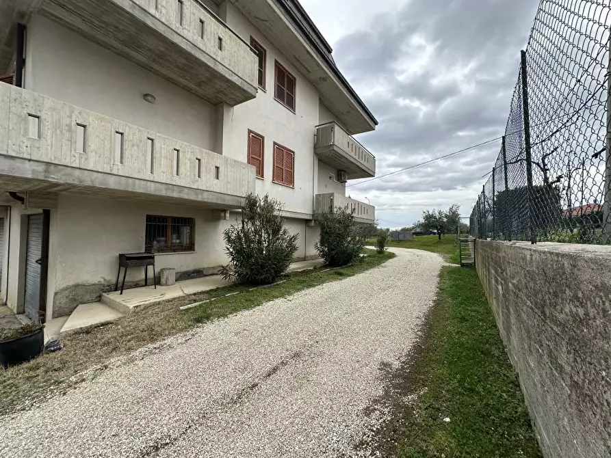 Immagine 7 di Appartamento in vendita  a Civitella Del Tronto