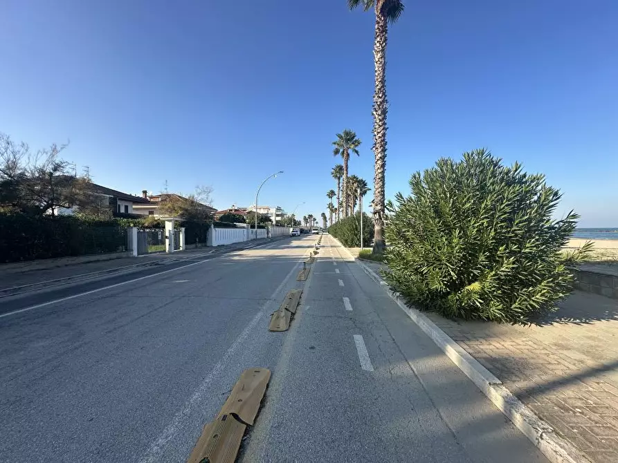 Immagine 9 di Appartamento in vendita  snc a Roseto Degli Abruzzi