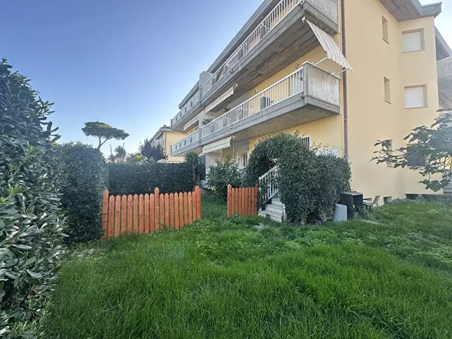 Immagine 2 di Appartamento in vendita  snc a Roseto Degli Abruzzi