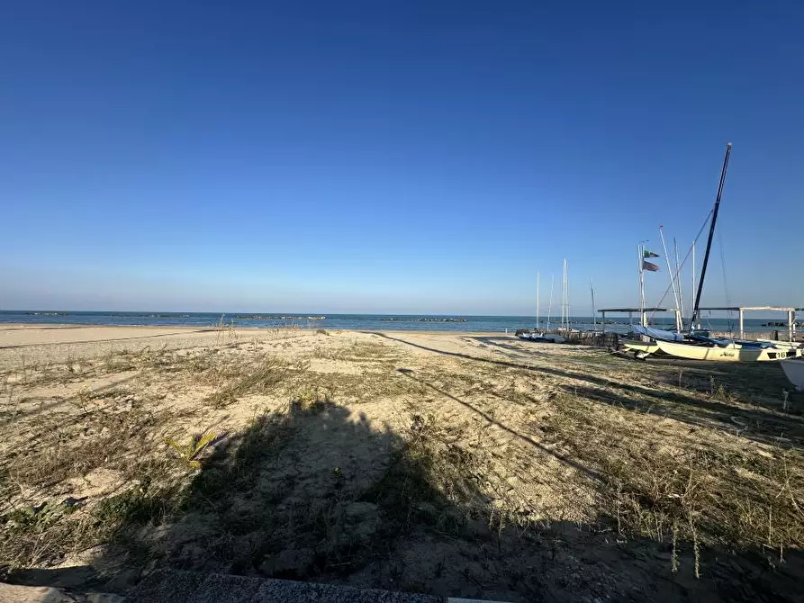 Immagine 7 di Appartamento in vendita  snc a Roseto Degli Abruzzi