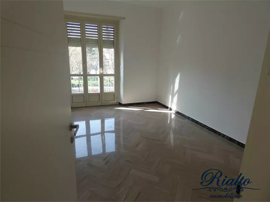 Immagine 3 di Appartamento in vendita  96 a Torino