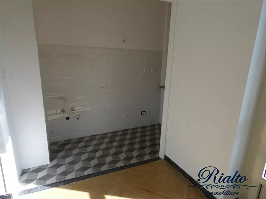 Immagine 6 di Appartamento in vendita  96 a Torino