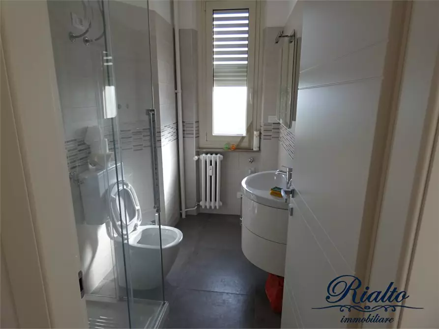 Immagine 4 di Appartamento in vendita  96 a Torino