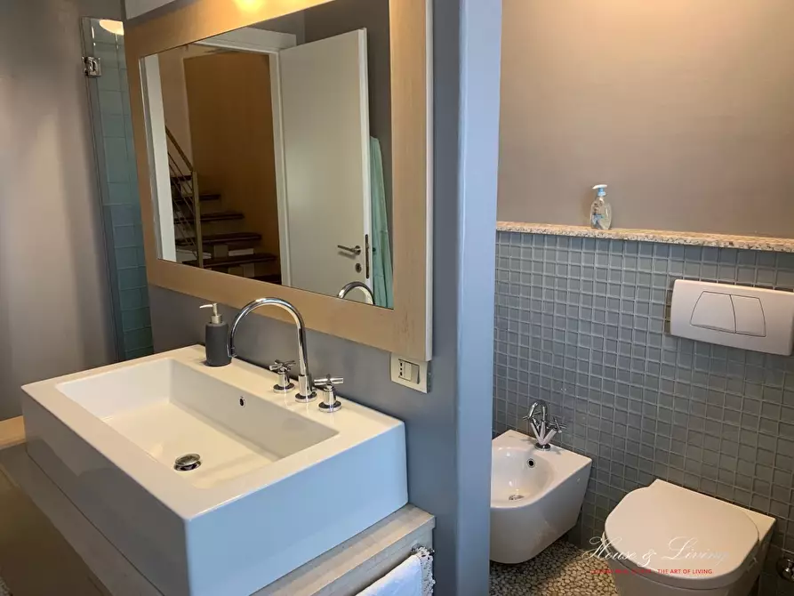 Immagine 8 di Appartamento in vendita  5 a Chieri