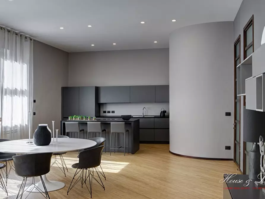 Immagine 10 di Appartamento in vendita  a Torino