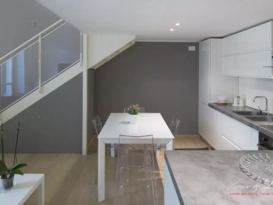 Immagine 2 di Appartamento in vendita  a Torino