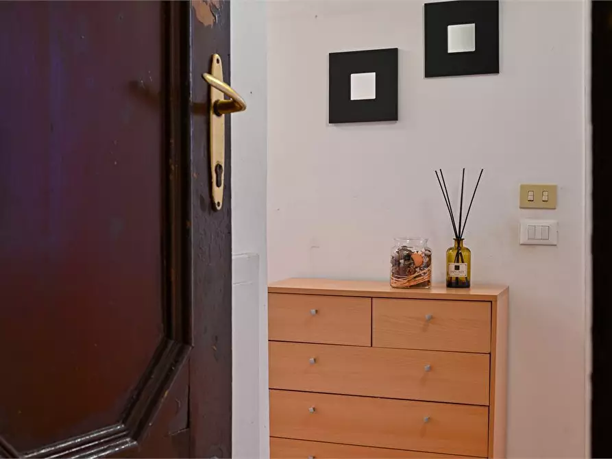 Immagine 7 di Appartamento in vendita  9 a Trieste