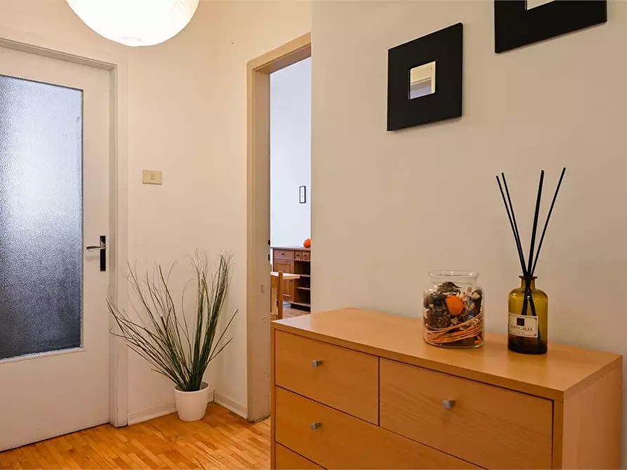 Immagine 8 di Appartamento in vendita  9 a Trieste