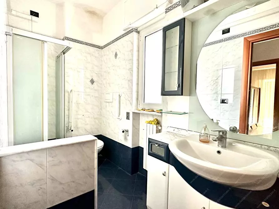 Immagine 10 di Appartamento in vendita  74 a Taranto