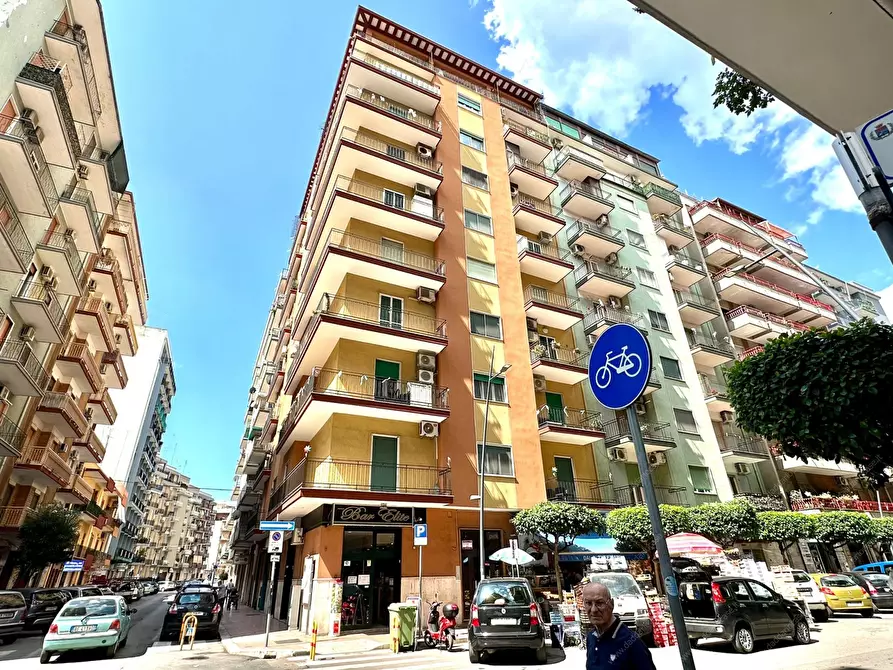 Immagine 1 di Appartamento in vendita  74 a Taranto