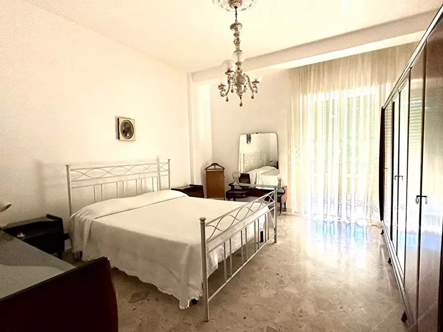 Immagine 9 di Appartamento in vendita  74 a Taranto