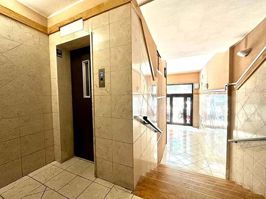 Immagine 3 di Appartamento in vendita  74 a Taranto