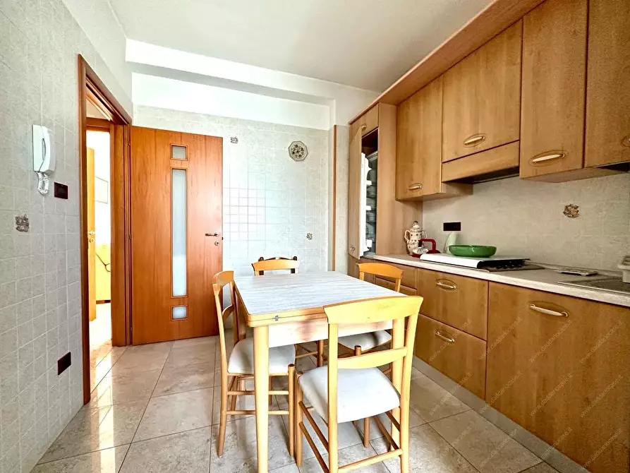 Immagine 8 di Appartamento in vendita  74 a Taranto