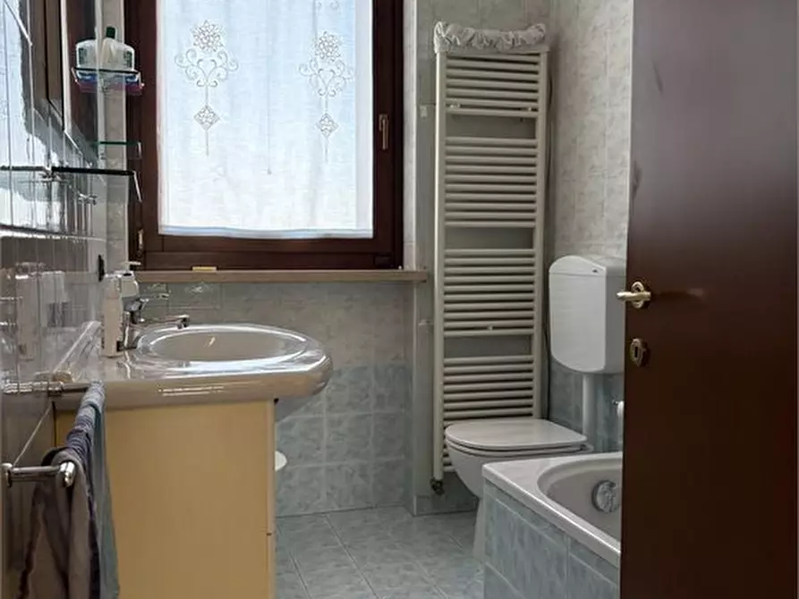 Immagine 10 di Appartamento in vendita  12 a Castel D'azzano