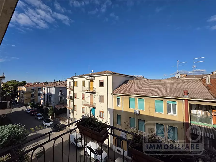 Immagine 4 di Appartamento in vendita  140 a Verona