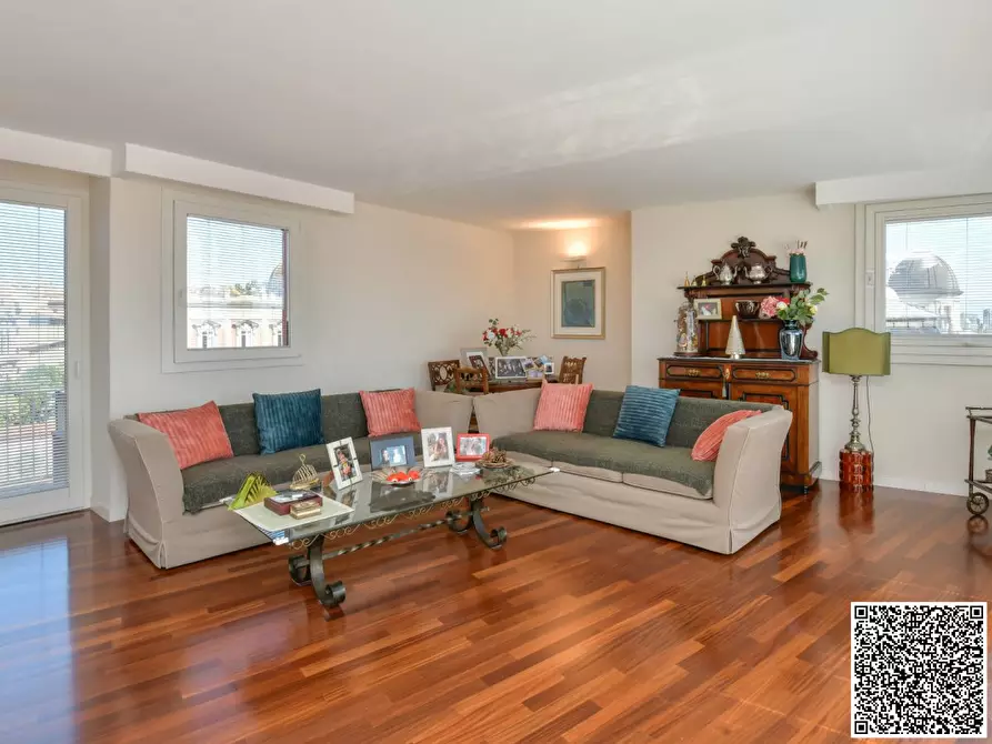 Immagine 9 di Appartamento in vendita  a Napoli